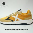 Munich Zapatilla Deportiva Hombre Amarilla Modelo 4599016 Piel y Naylon Con Plantilla Extraible, Con Un Diseño Actual Con Una Combinacion que No te Dejara Indiferente.