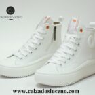 Refresh Bota Lona Plataforma Mujer Blanca Modelo 175062 Fabricadas en Textil Transpirable Con La Puntera de Goma Con Cordones y Cremallera Lateral Con Suela Antideslizantes. Envio Gratis!!