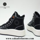Refresh Bota Lona Plataforma Mujer Negra y Blanca Modelo 175062 Fabricadas en Textil Transpirable Con La Puntera de Goma Con Cordones y Cremallera Lateral Con Suela Antideslizantes. Envio Gratis!!