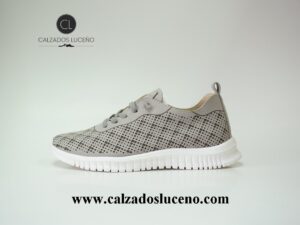 Amarpies Zapato Deportivo Mujer Picado Color Taupe Modelo AOG30087. Con Plantilla Extraible y Acolchada, Suela Muy Ligera Y Flexible Antideslizante. Envió Gratis!!